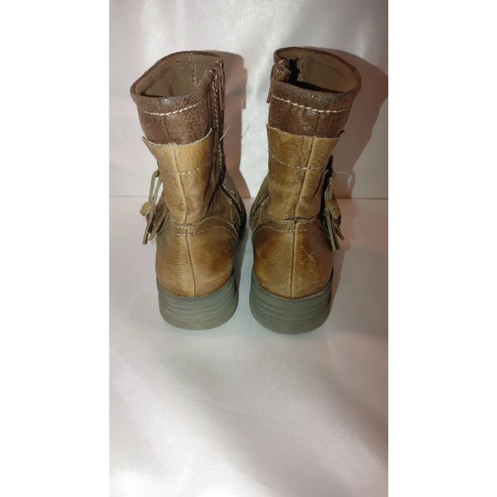 Earth Origins Beaumont Boots Size 8.5M